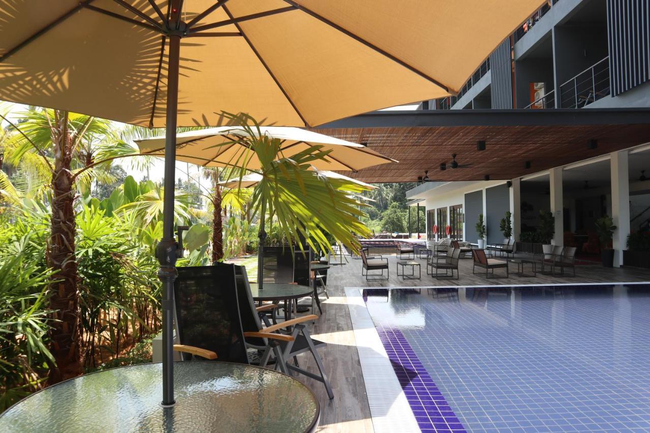 Roxy Sematan Villa & Townhouse Exteriör bild